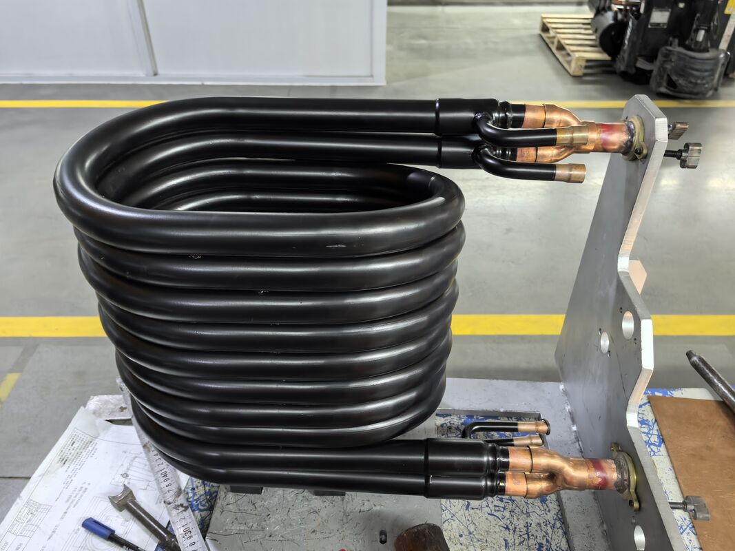 Condensateur de pompe à chaleur de 1 à 10 mètres de longueur de tube doté d'une épaisseur de plaque robuste de 4 mm adaptée à l'échange thermique industriel