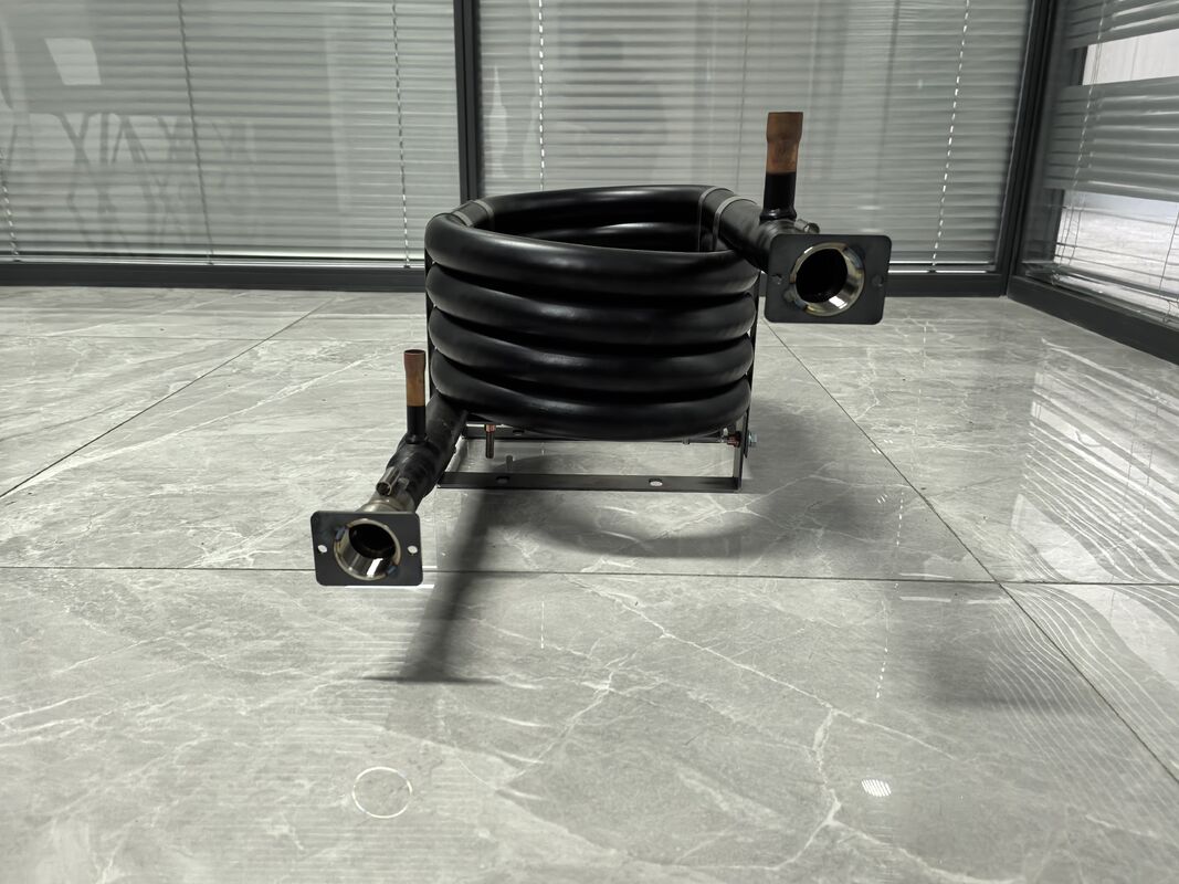 Échangeur de chaleur coaxial avec construction de tube torsadé en spirale pour une résistance élevée à la corrosion et une capacité de chauffage de 6 à 36 kW